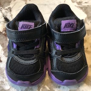 EUC Nike baby/toddler sneakers, 3C